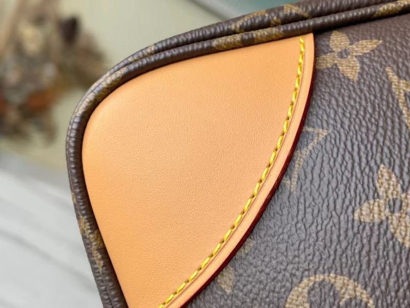 Louis Vuitton Hobo Bags